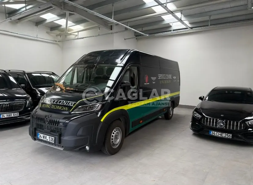 Service Center için servis aracı giydirme uygulaması