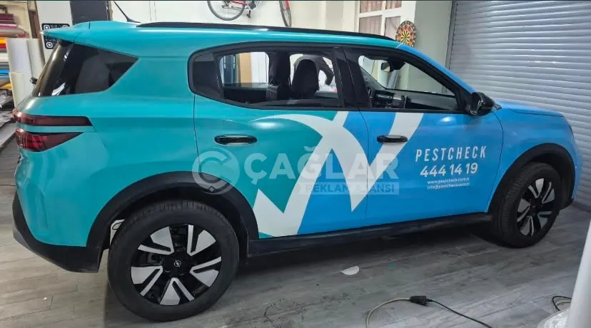 Pestcheck için suv arka yüzey kaplama uygulaması